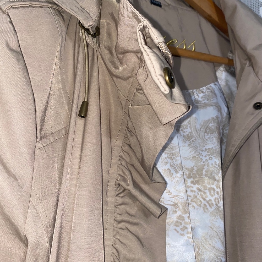 Jacket - Picture 10 of 12